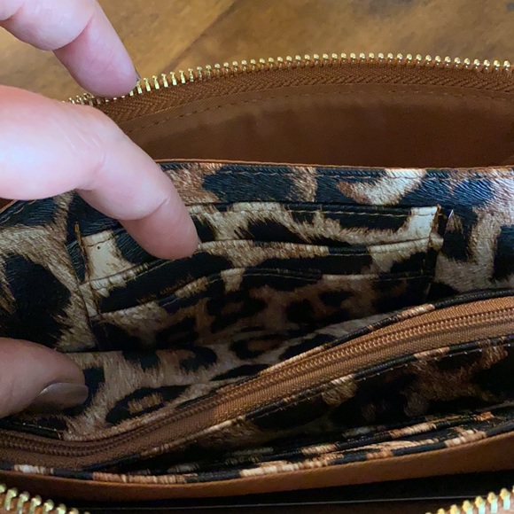 Leopard print crossbody purse~ - Picture 8 of 9
